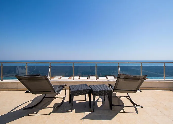 Apartment Penthouse At White Cliffs *