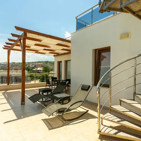 Apartment Penthouse At White Cliffs *