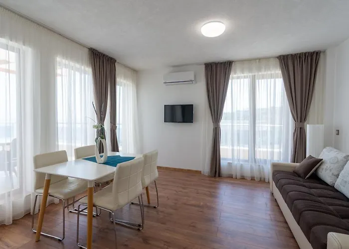 Apartment Penthouse At White Cliffs