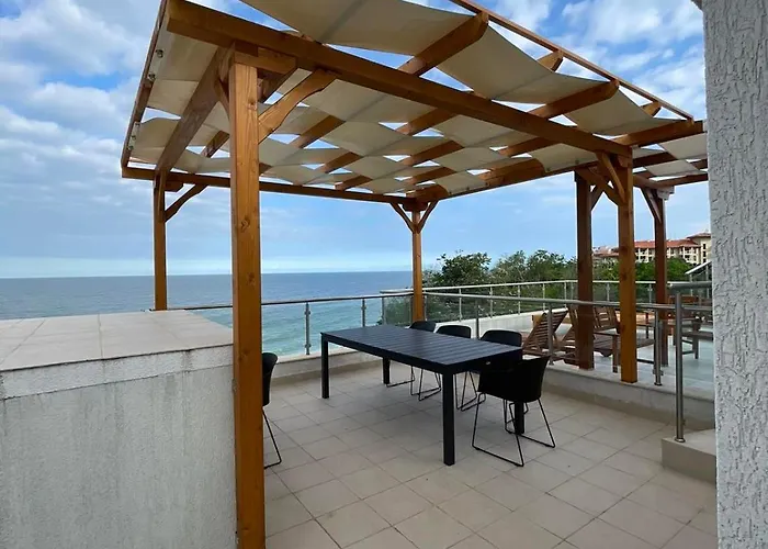 Penthouse At White Cliffs Apartment *