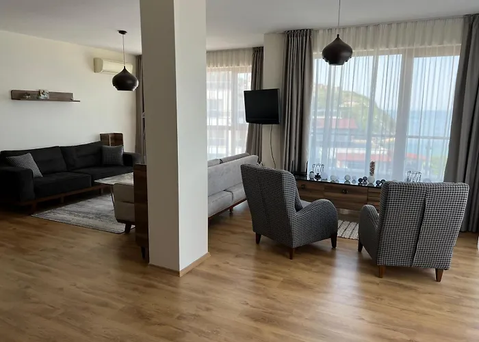 Penthouse At White Cliffs