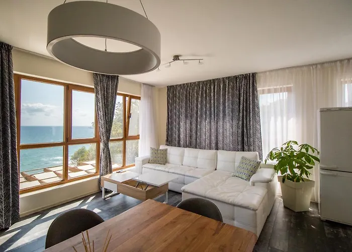 Penthouse At White Cliffs Byala (Varna)
